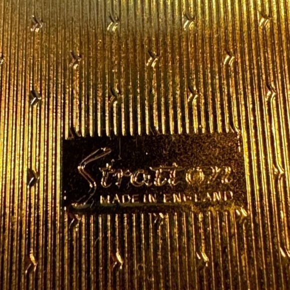 MCM Stratton of England Enamel Compact Case - Picture 7 of 7